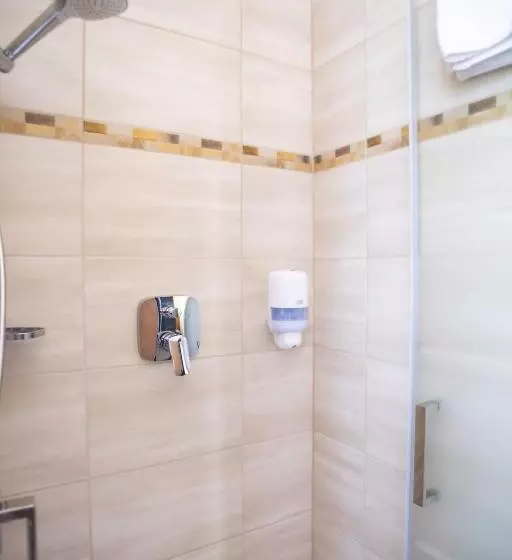 Hotelli 4 évszak Hegyi