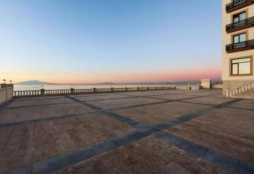 هتل Ramada By Wyndham Van