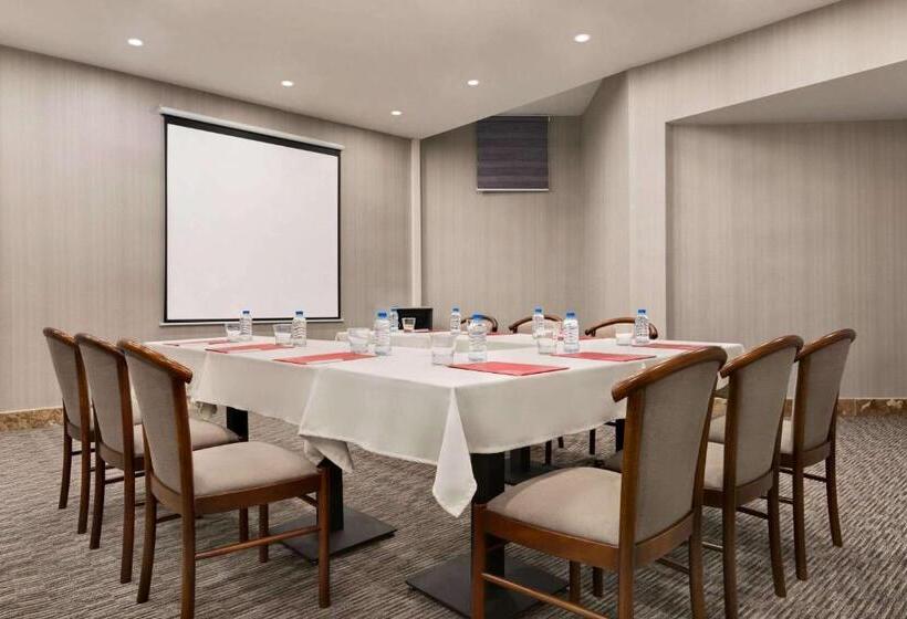 ホテル Ramada By Wyndham Van