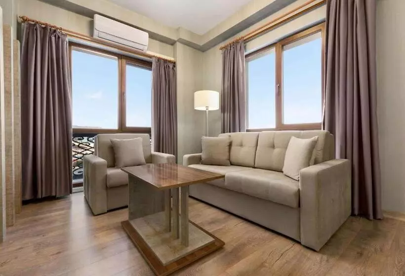 هتل Ramada By Wyndham Van