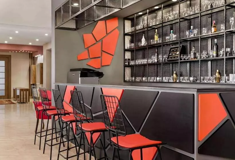 هتل Ramada By Wyndham Van