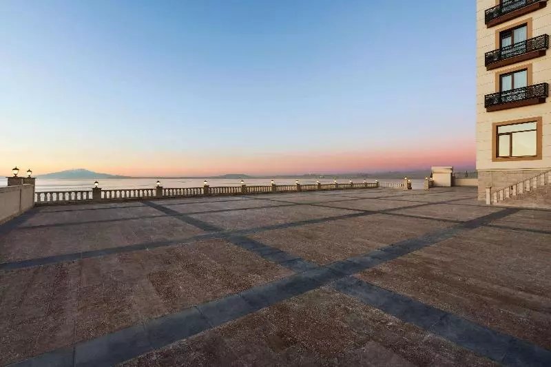 هتل Ramada By Wyndham Van