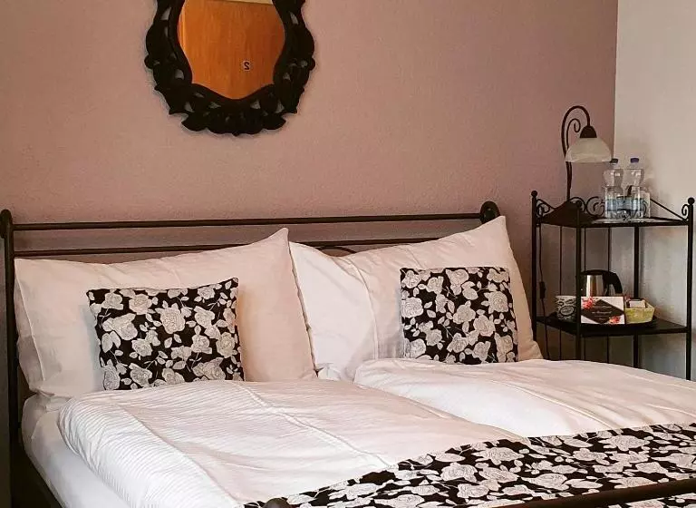 ホテル Rosengärtli