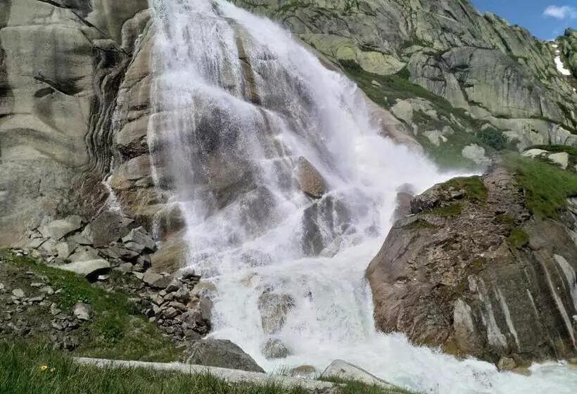 ホテル Rosengärtli