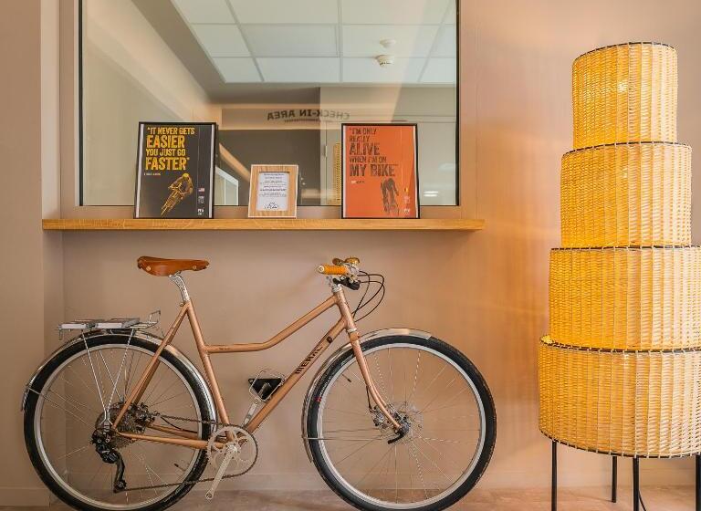 هتل The People   Tours