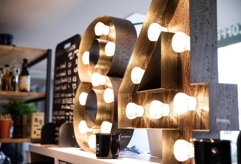 هتل The People   Tours