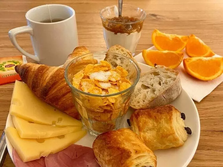 ホテル The People   Tours