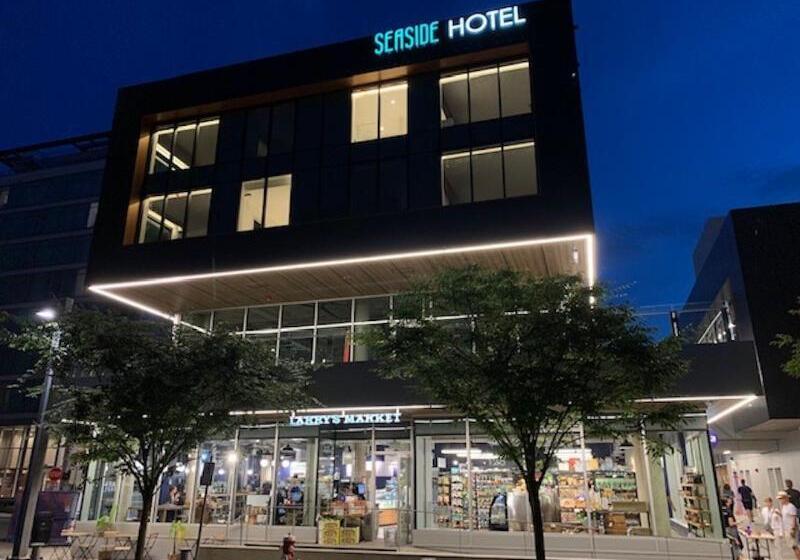 Seaside Hotel North Vancouver