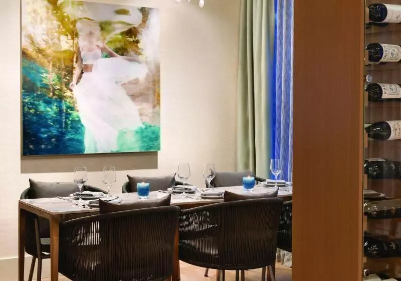 Seaside Hotel North Vancouver