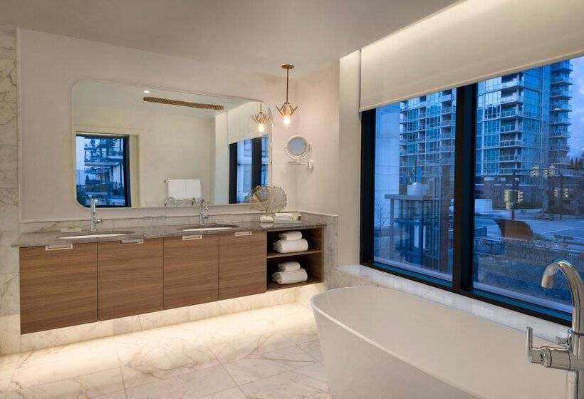 Seaside Hotel North Vancouver