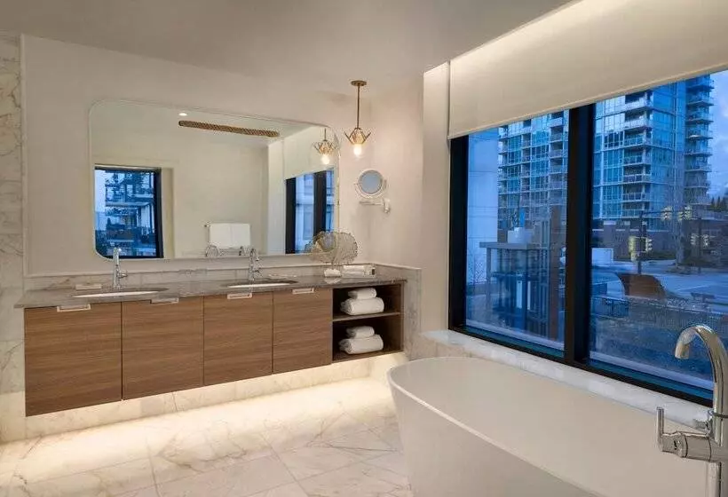 Seaside Hotel North Vancouver