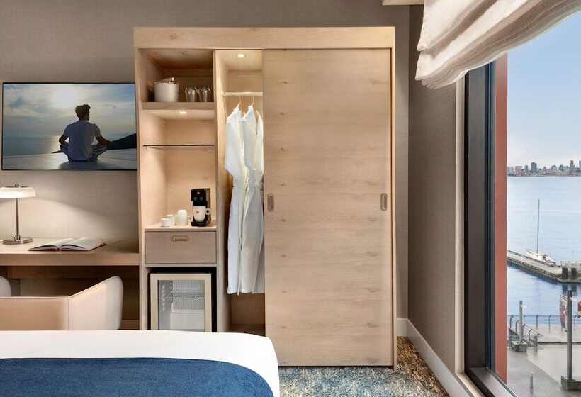 Seaside Hotel North Vancouver