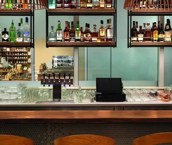 Seaside Hotel North Vancouver