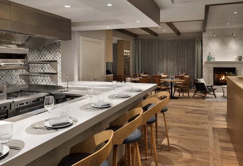 Seaside Hotel North Vancouver