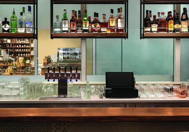 Seaside Hotel North Vancouver