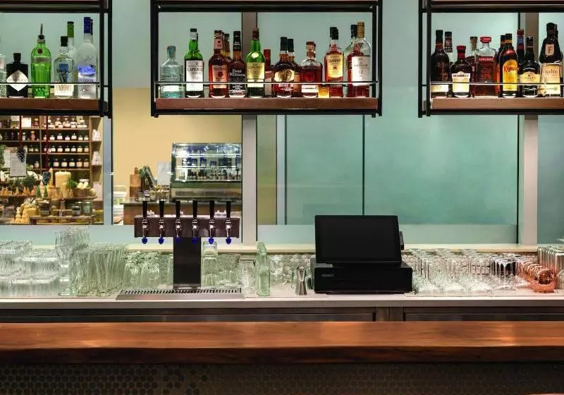 Seaside Hotel North Vancouver