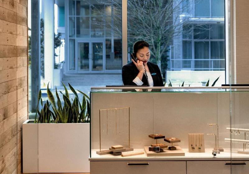 Seaside Hotel North Vancouver