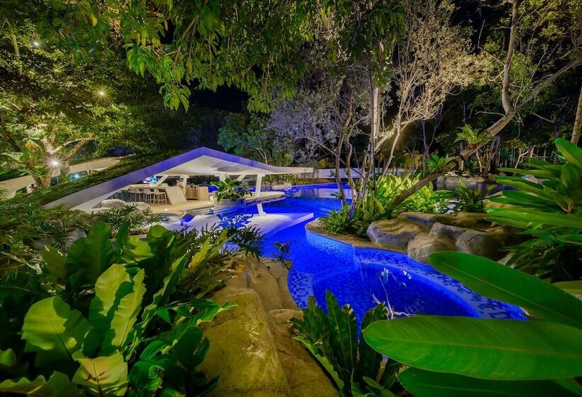 Hotel Tambuli Seaside Resort And Spa