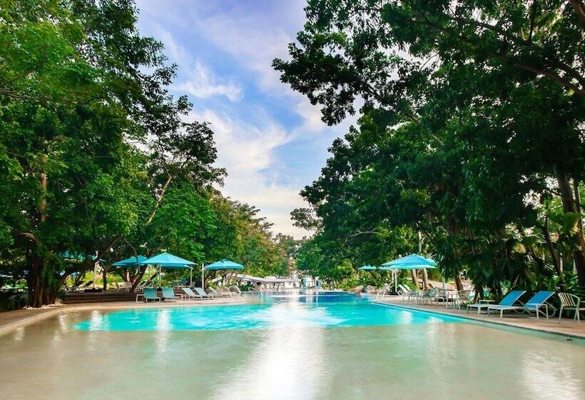 Hotel Tambuli Seaside Resort And Spa