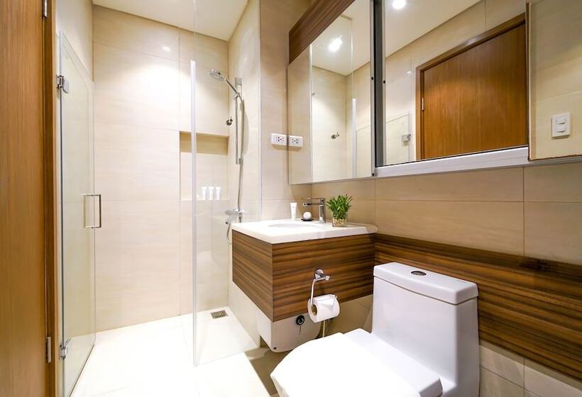 Hotel Tambuli Seaside Resort And Spa