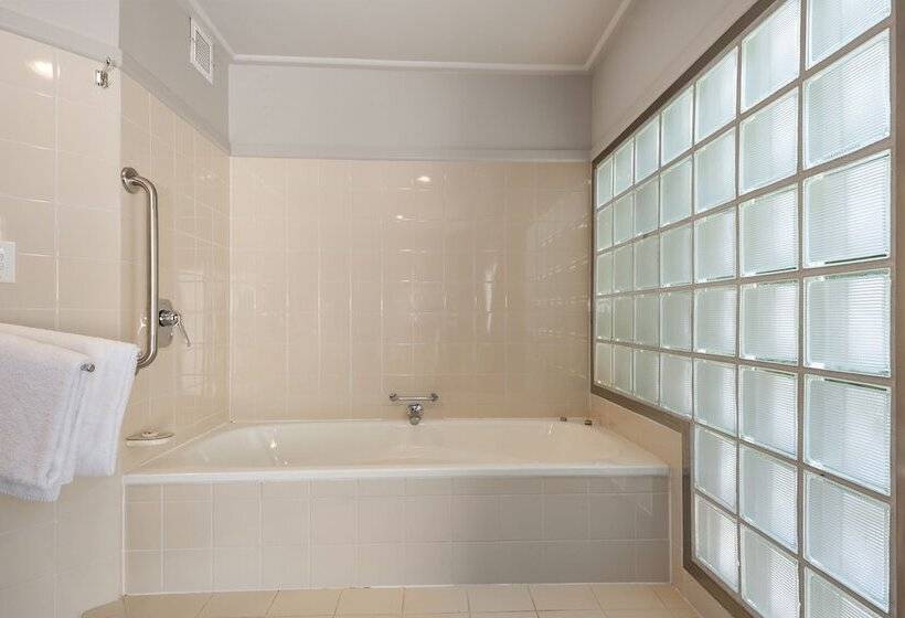 모텔 The Village Resort