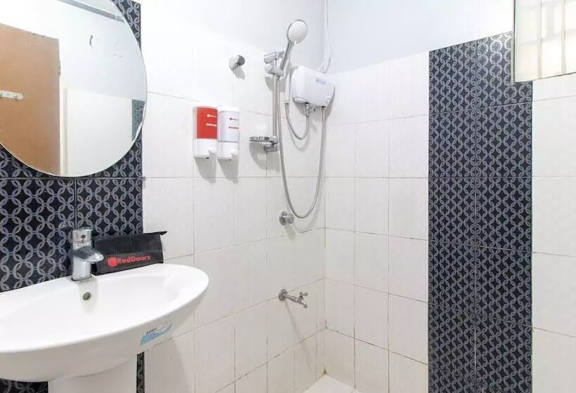 ユースホステル Reddoorz Near Peoples Park Tagaytay