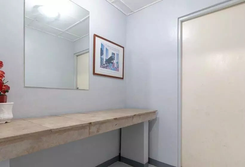 ユースホステル Reddoorz Near Peoples Park Tagaytay