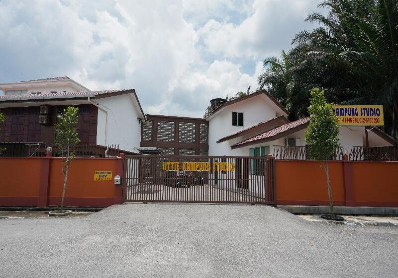 בית מלון כפרי Little Kampung Studio
