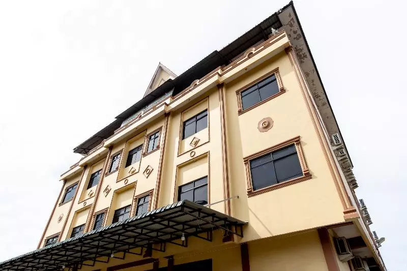 ホテル Pondok Wisata Istana Xi