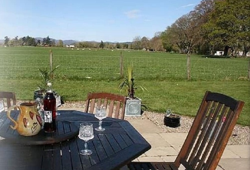 مبيت وإفطار Carndaisy House