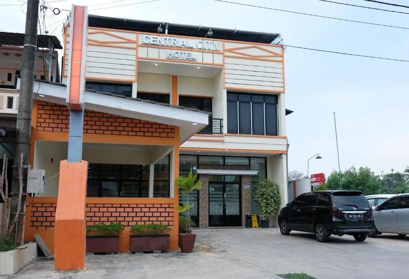 בית מלון כפרי Oyo 1612  Central City