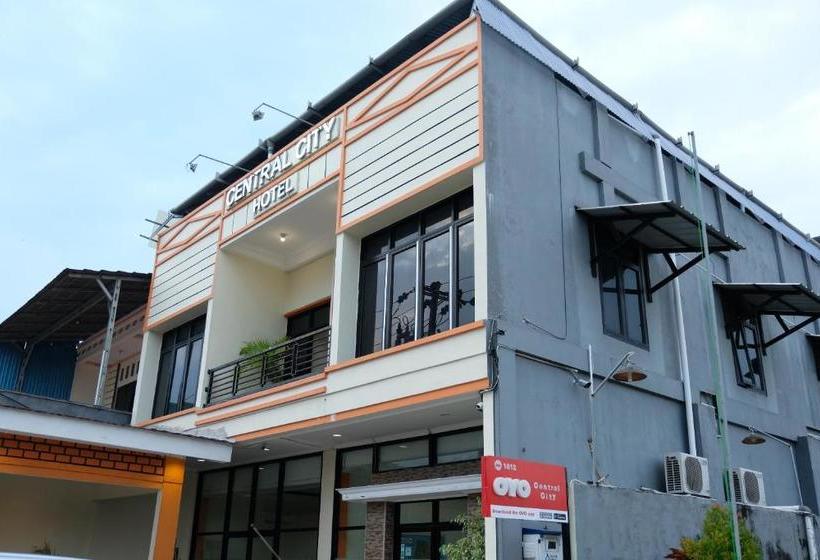 בית מלון כפרי Oyo 1612  Central City