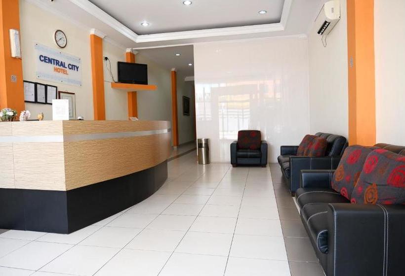 בית מלון כפרי Oyo 1612  Central City