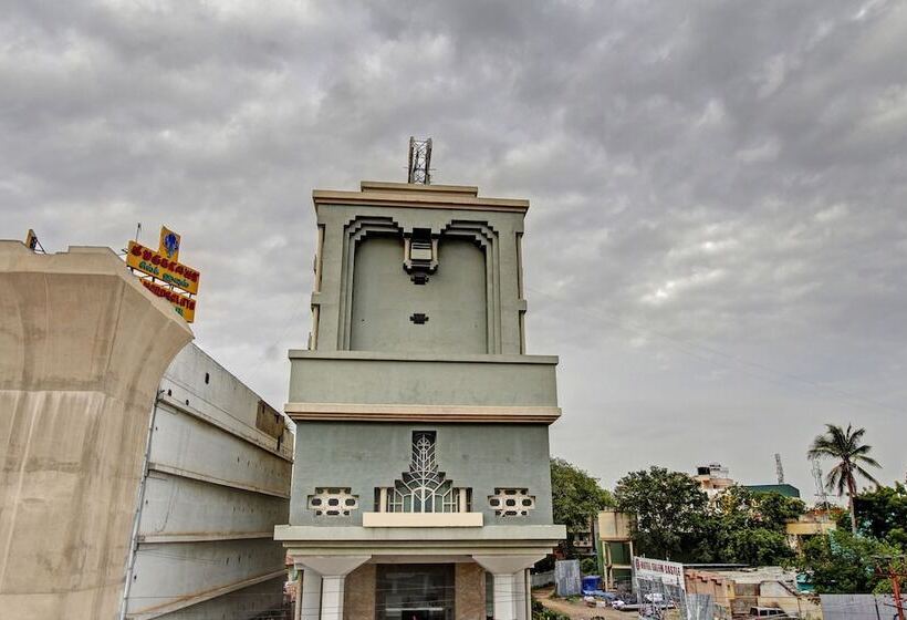 Oyo 8169 Hotel Salem Castle