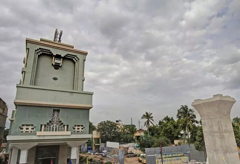 Oyo 8169 Hotel Salem Castle