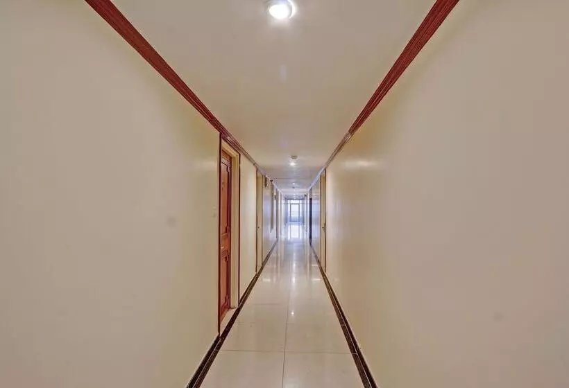 Oyo 8169 Hotel Salem Castle