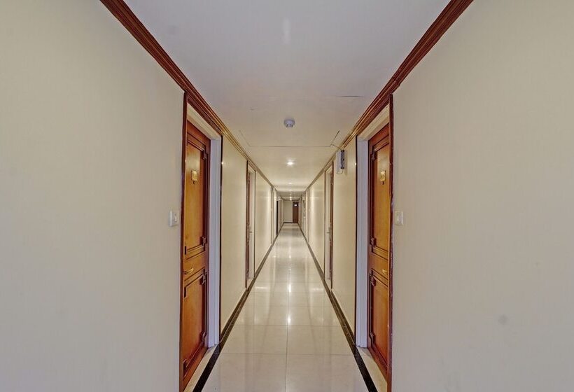 Oyo 8169 Hotel Salem Castle