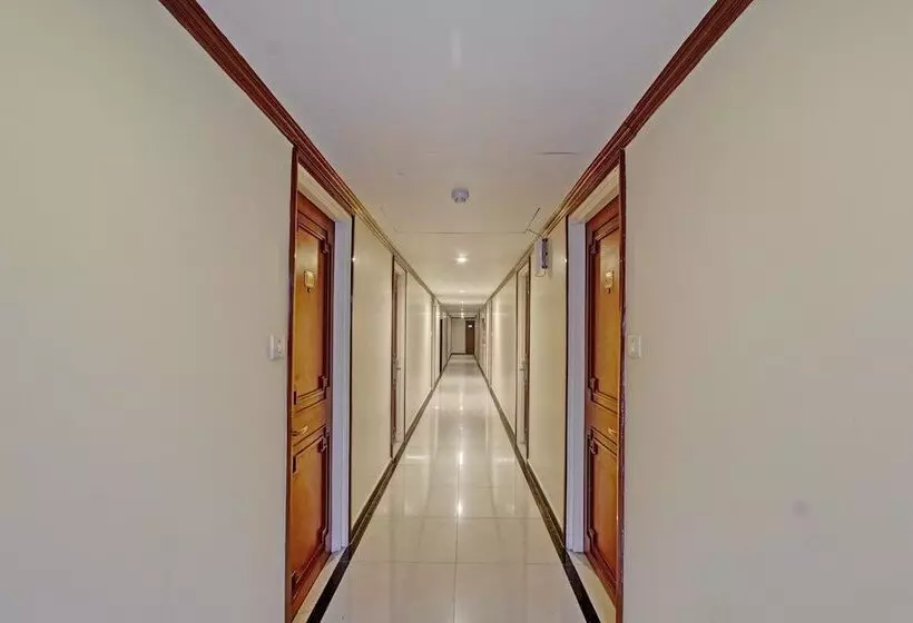 Oyo 8169 Hotel Salem Castle