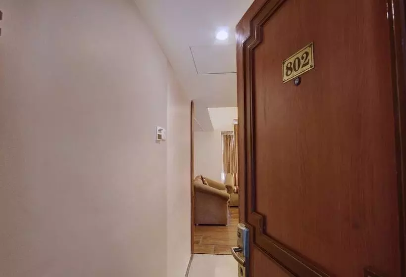 Oyo 8169 Hotel Salem Castle