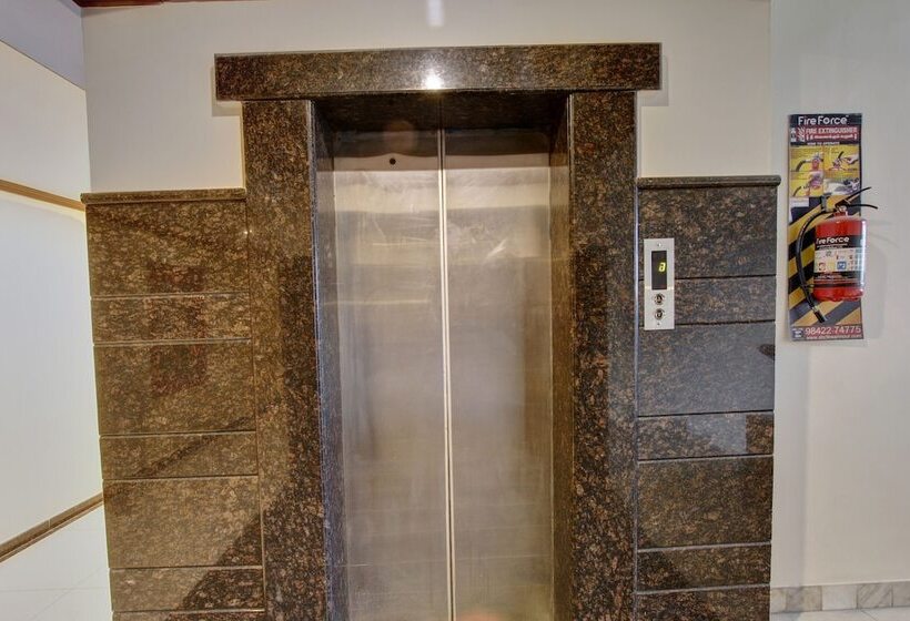 Oyo 8169 Hotel Salem Castle