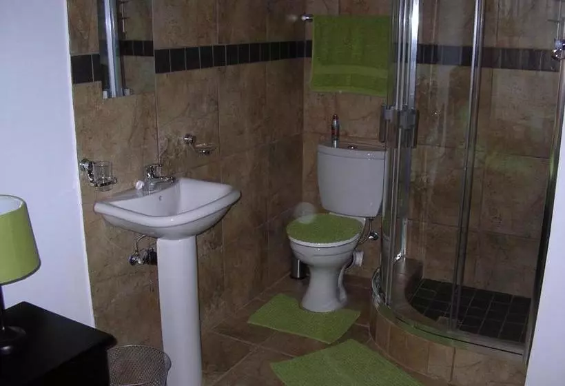 Majatalo Mall Guesthouse