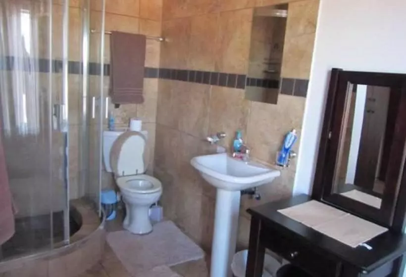 Majatalo Mall Guesthouse