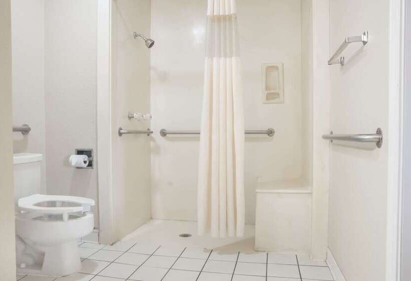 فندق Days Inn By Wyndham Bastrop