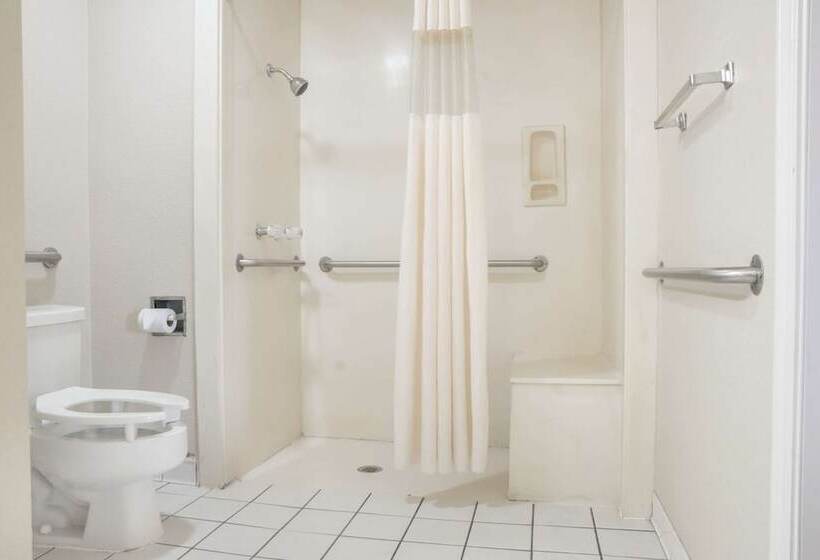 فندق Days Inn By Wyndham Bastrop