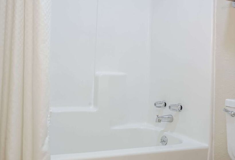 فندق Days Inn By Wyndham Bastrop