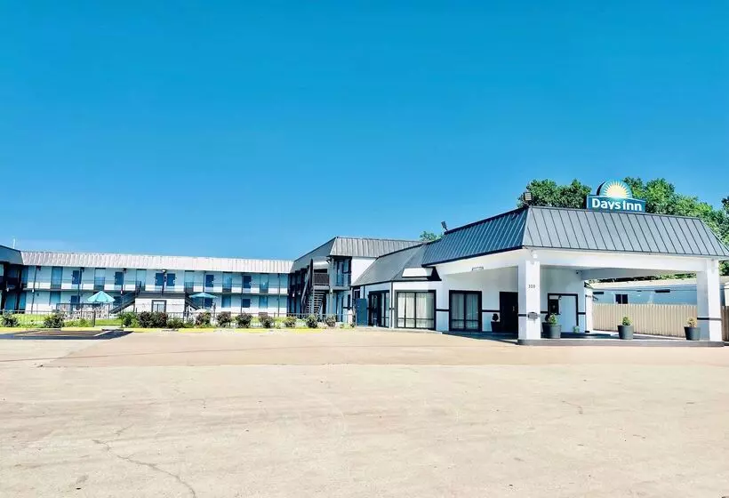 Отель Days Inn By Wyndham Burleson Ft. Worth