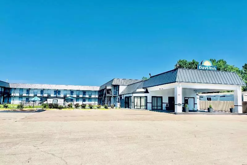 Отель Days Inn By Wyndham Burleson Ft. Worth