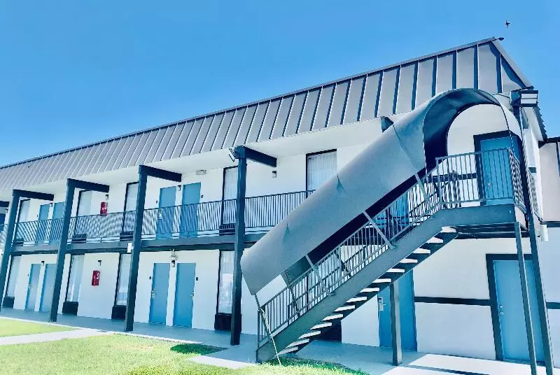 Отель Days Inn By Wyndham Burleson Ft. Worth