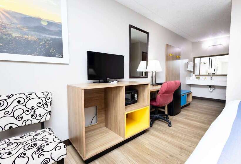 هتل Days Inn By Wyndham Dayton Huber Heights Northeast