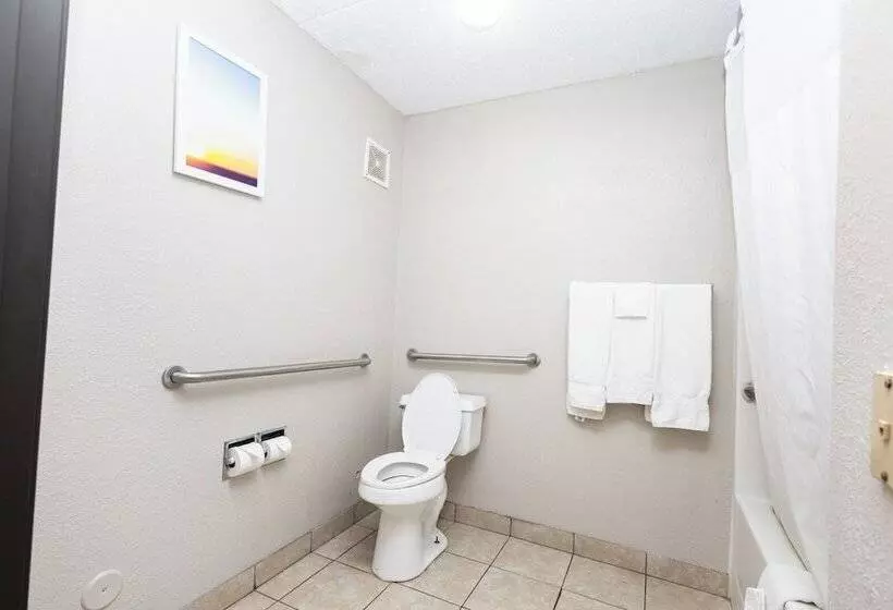 هتل Days Inn By Wyndham Dayton Huber Heights Northeast